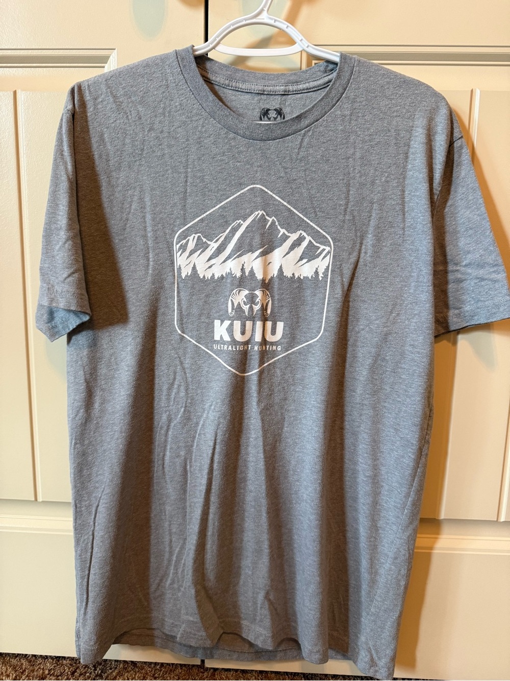 KUIU Gray Short-Sleeve Mountain Logo T-Shirt